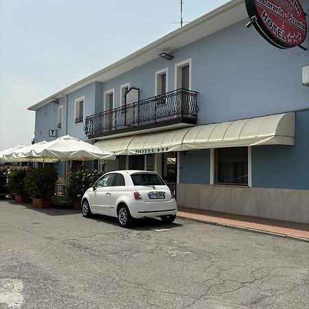 Hotel Ristorante Amalfitana Dello Exteriör bild